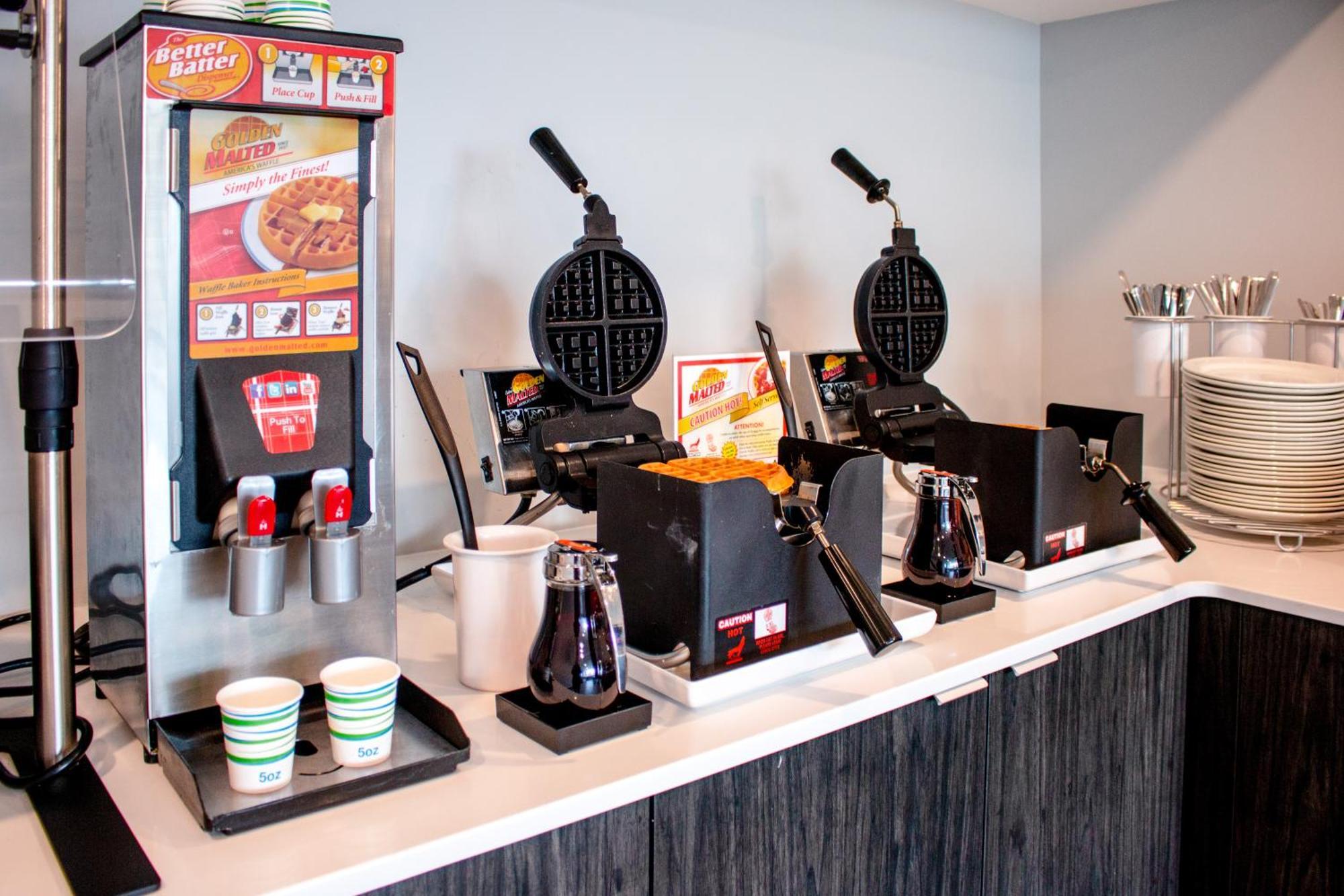Comfort Suites Kingston Central 외부 사진