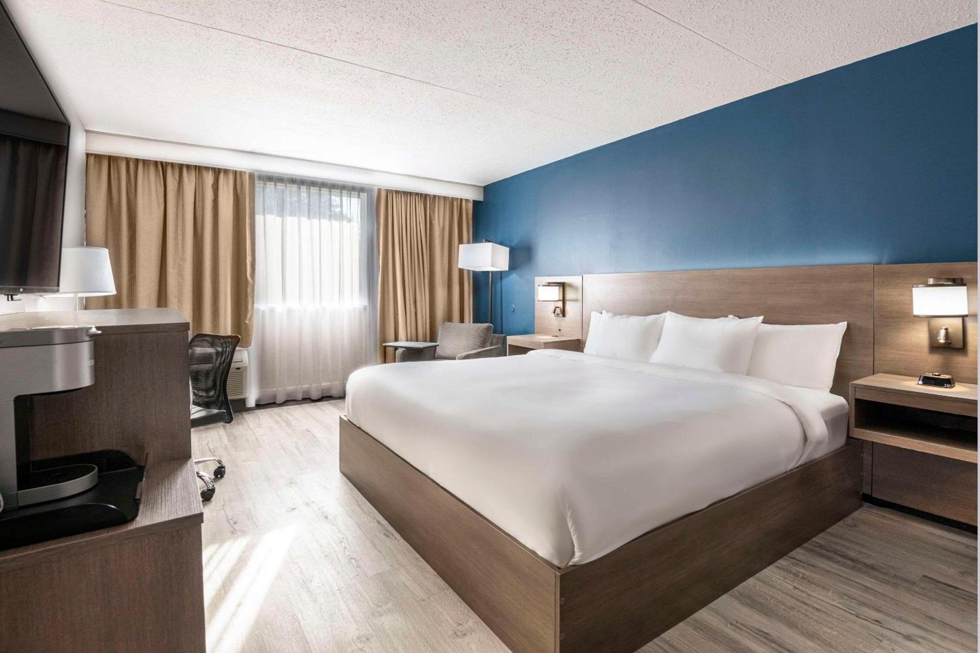 Comfort Suites Kingston Central 외부 사진