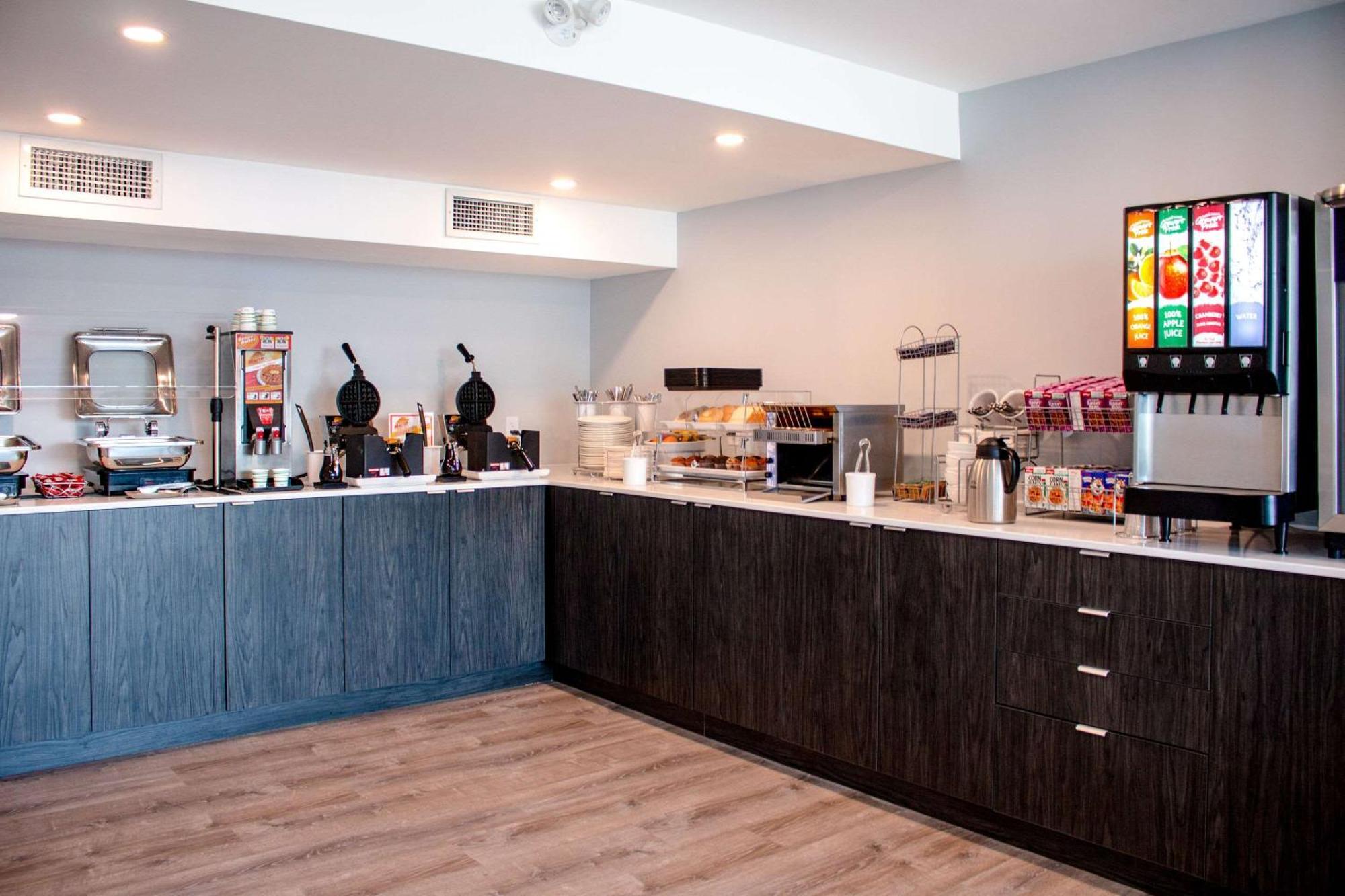 Comfort Suites Kingston Central 외부 사진
