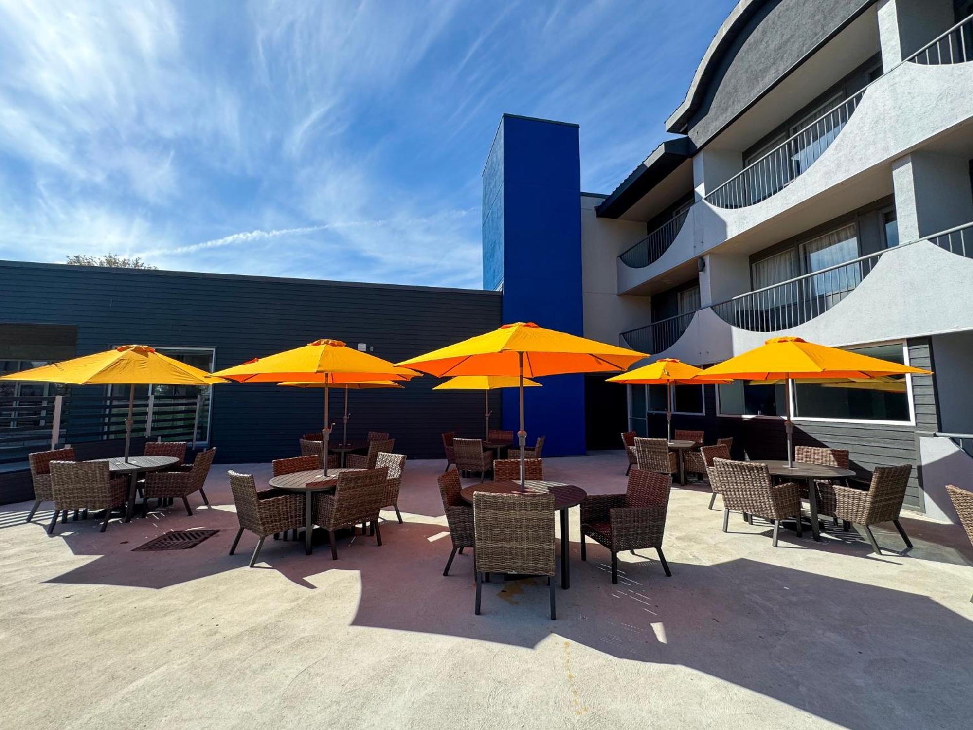 Comfort Suites Kingston Central 외부 사진