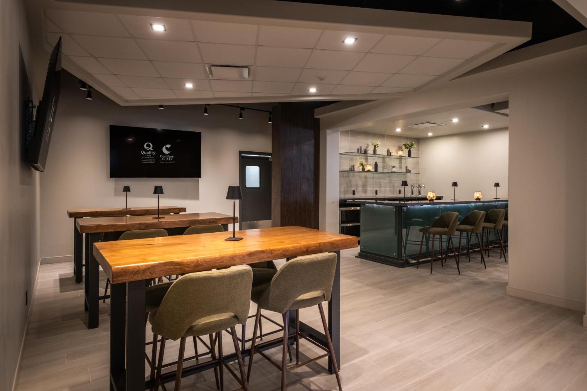 Comfort Suites Kingston Central 외부 사진