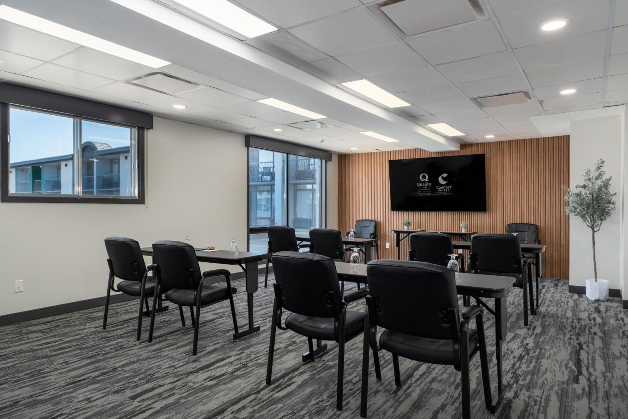 Comfort Suites Kingston Central 외부 사진